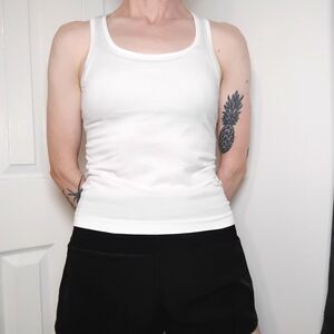 Lululemon Swiftly Tech Racerback Tank Top 2.0 *Race Length Size 2 White